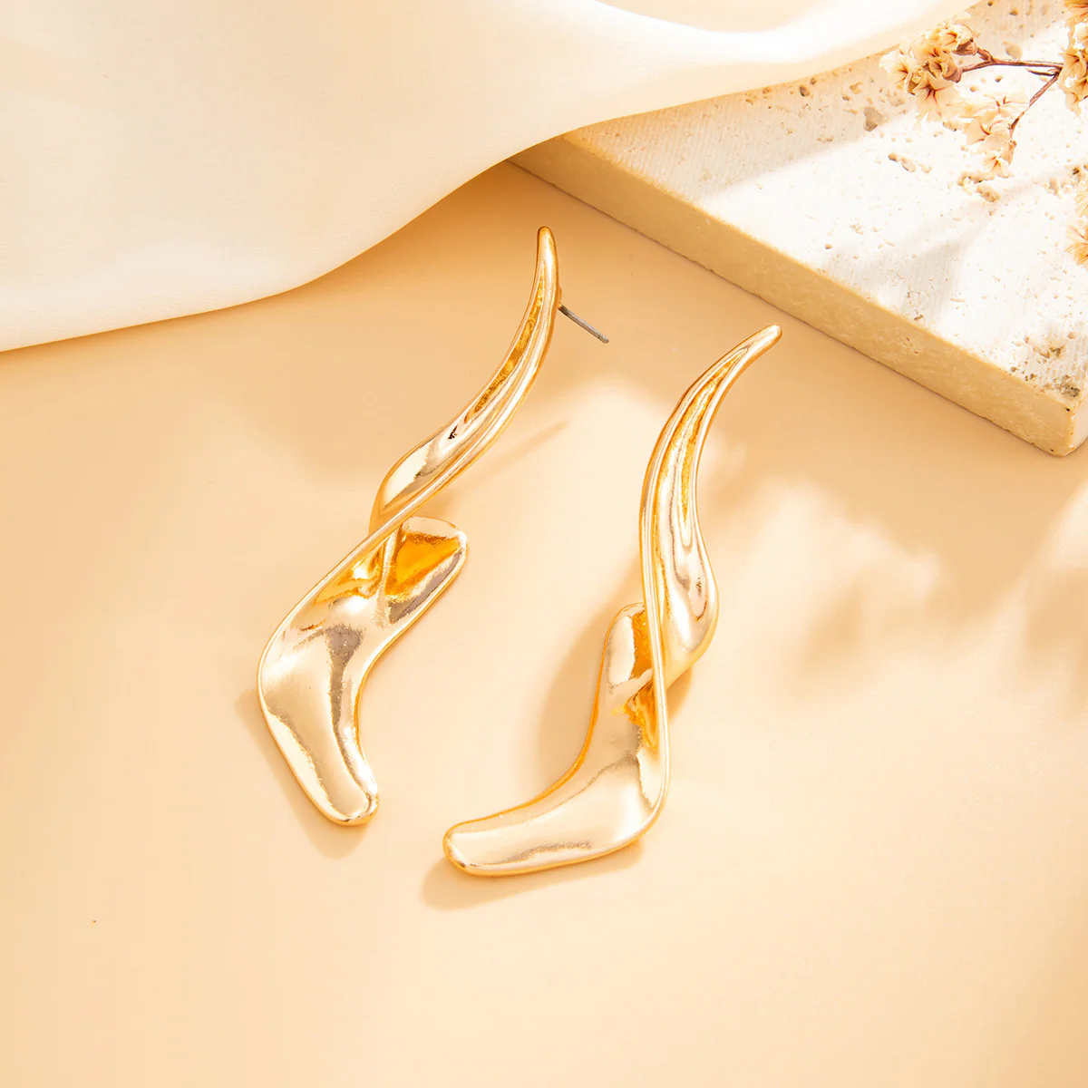 Asymmetrical Twist Geometric Stud Earrings - Image 3