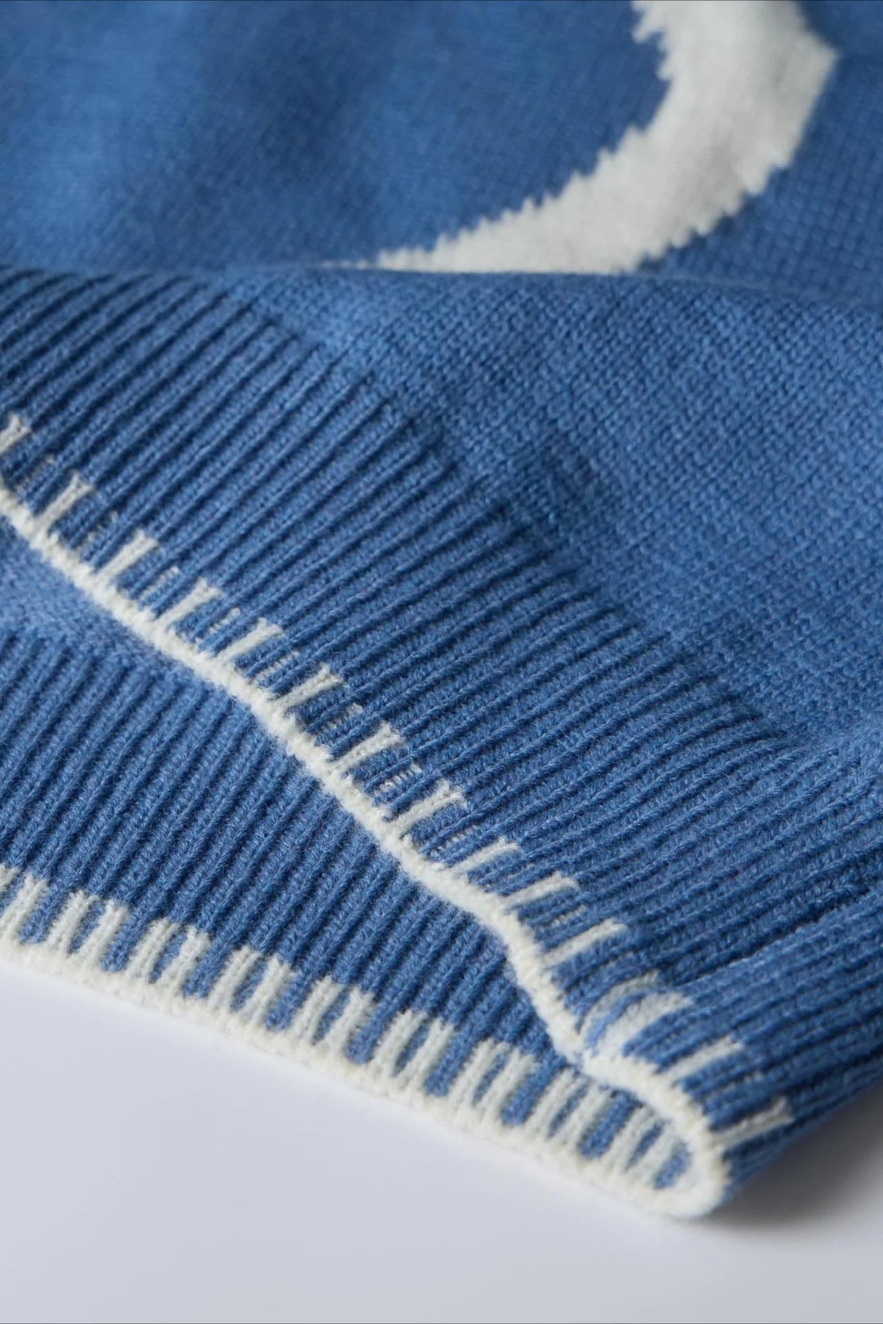 Bow Jacquard Knit Pullover Sweater - Image 15