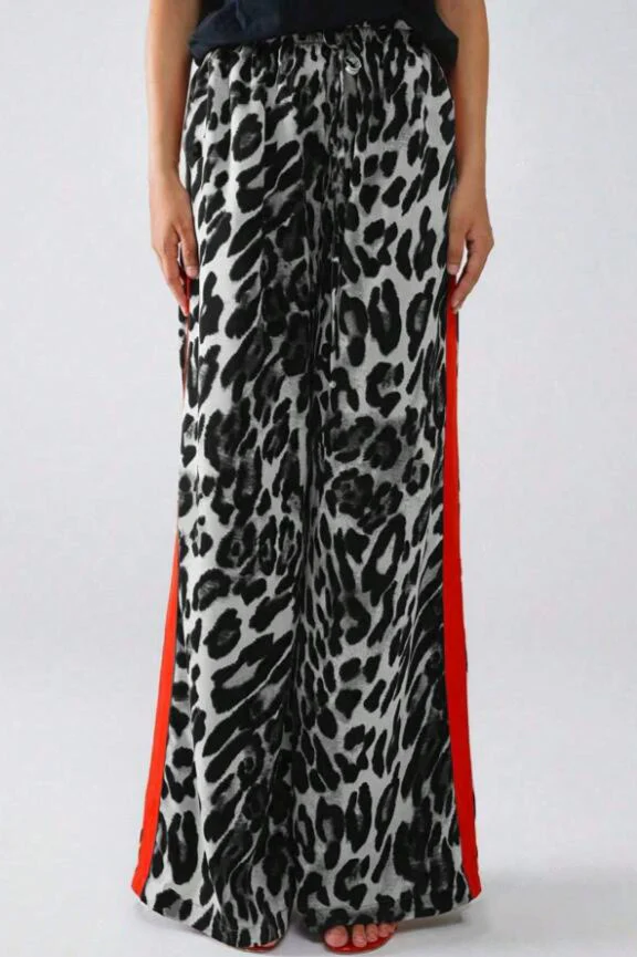 Chic Leopard Print Relaxed Wide Leg Pants - Image 5