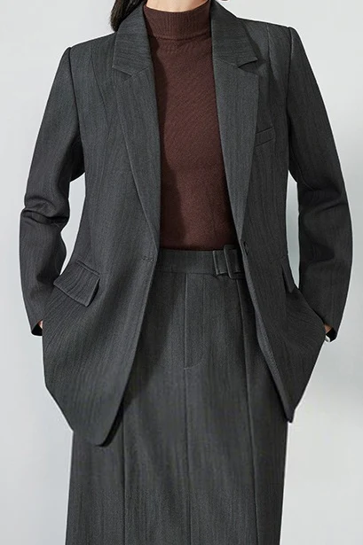 Classic Peak Lapel Blazer - Image 3