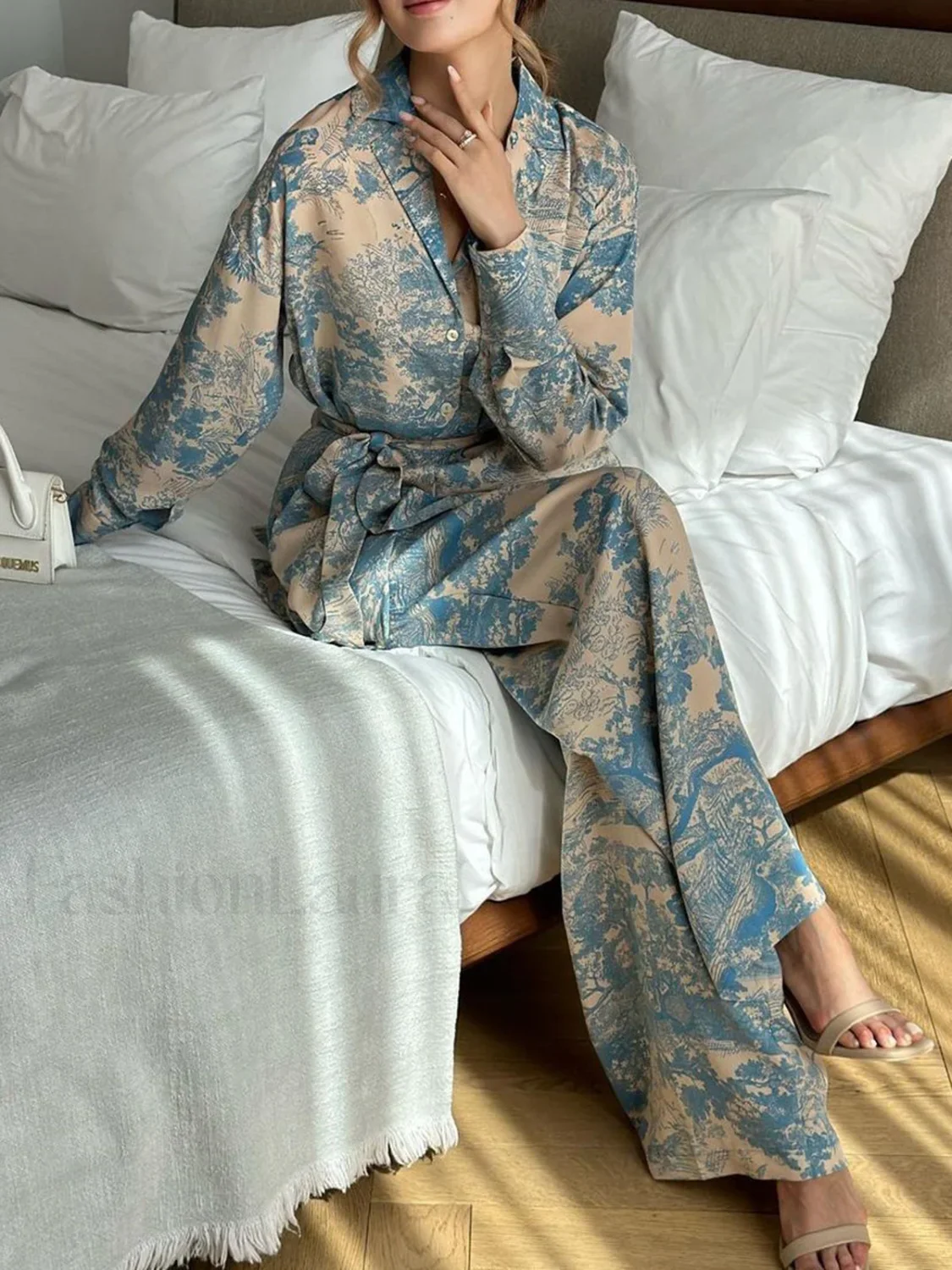Printed Tie Up Pants Set - Image 3