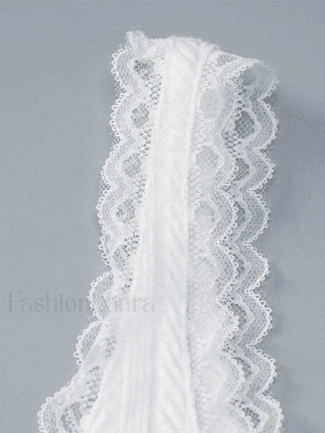 Cropped Lace Trim White Tank Top - Image 13