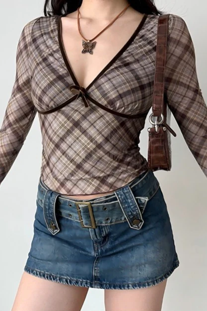 Deep V Neck Plaid Bodycon Cropped Long Sleeve Tee - Image 2