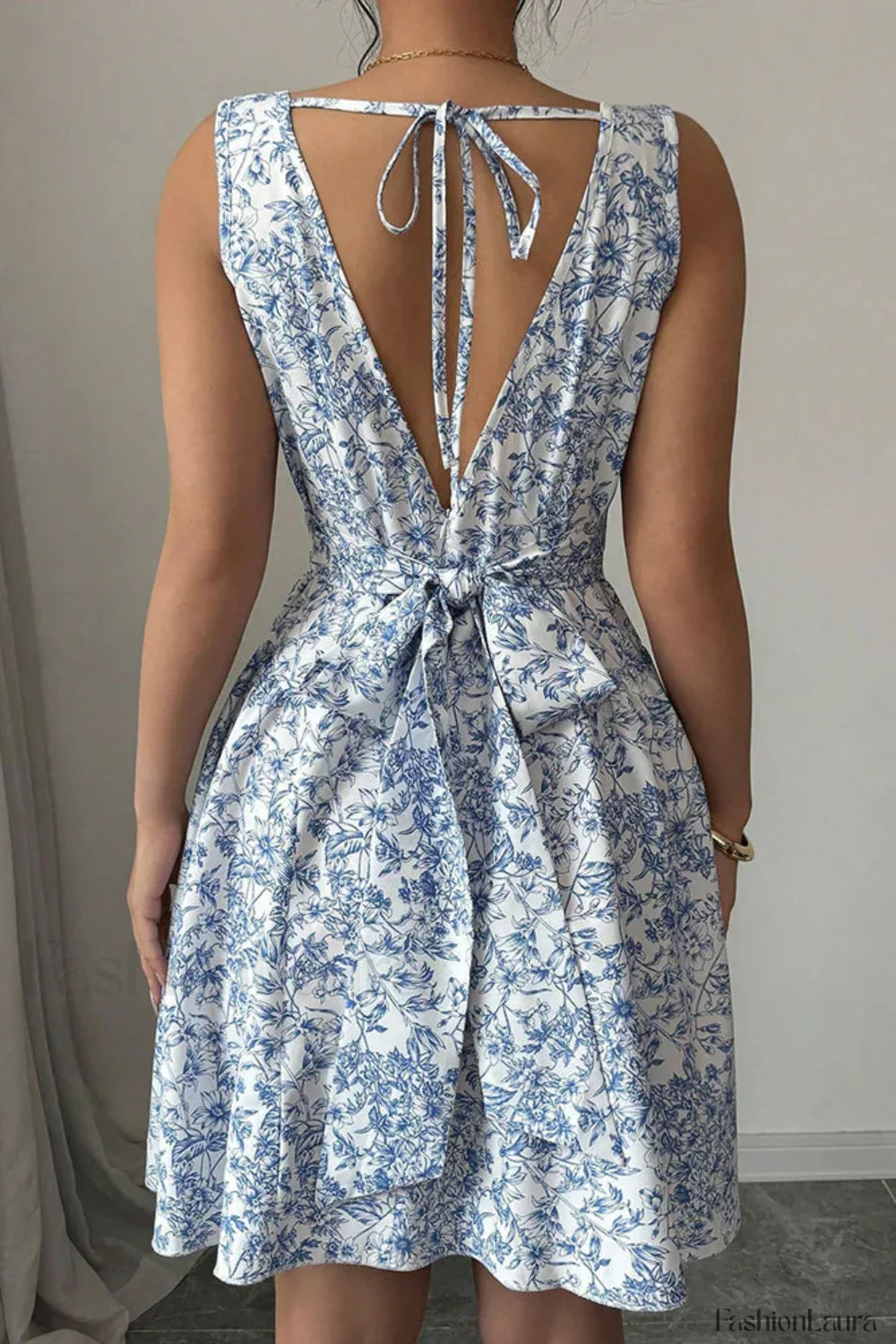 Elegant Floral Backless Design Floral Dress - Image 5