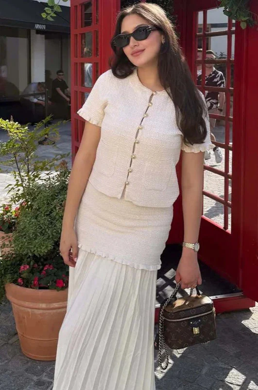 Elegant Knitted Short Sleeve Cropped Cardigan - Image 6