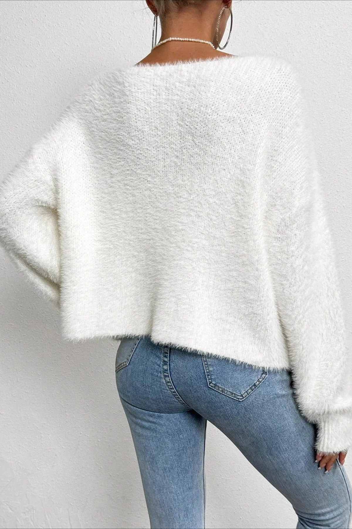 Elegant Pearl V-Neck Knit Sweate - Image 3