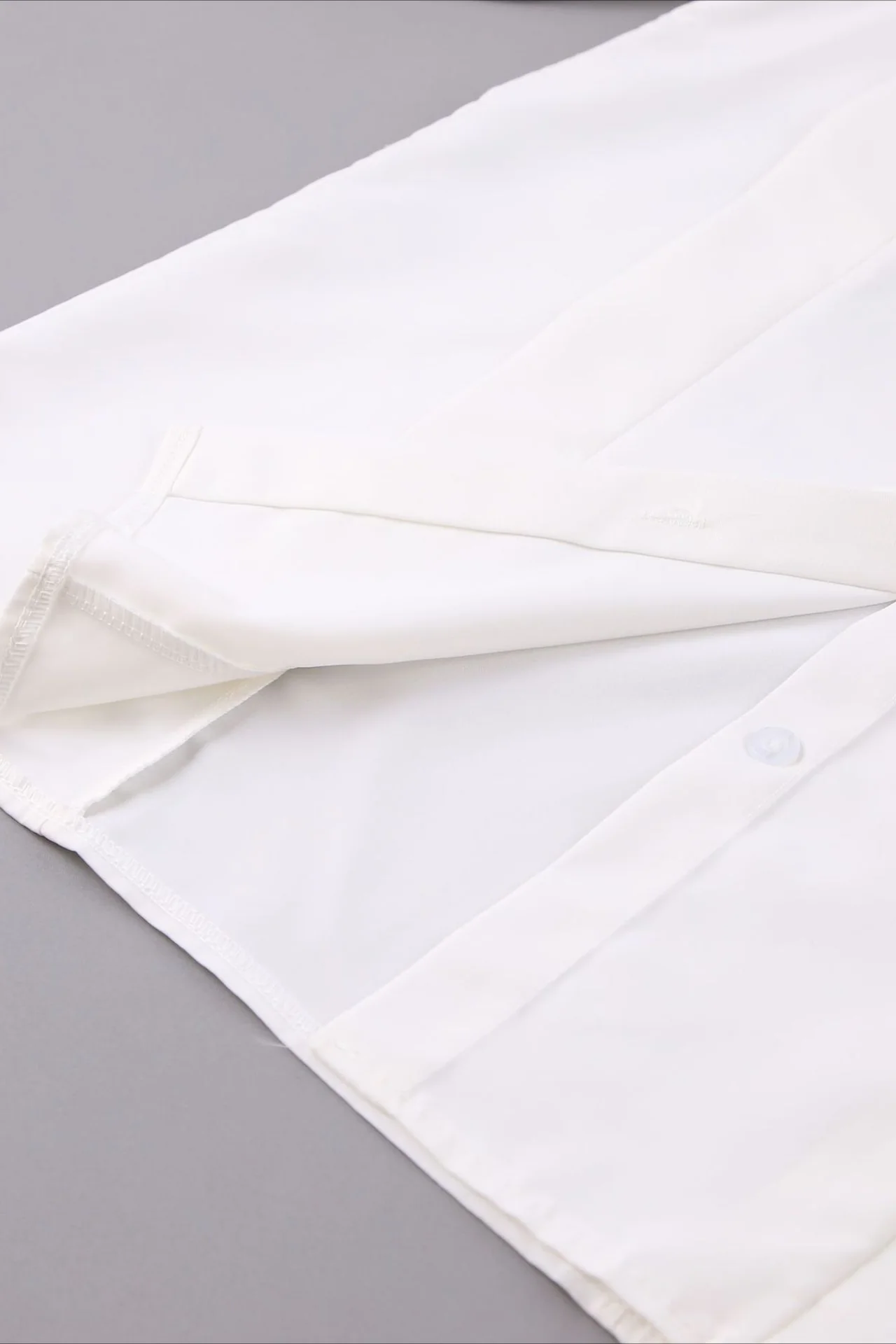 Elegant Structured Shoulder Blouse - Image 10
