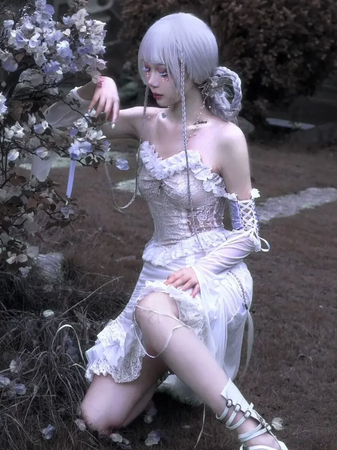 White Gothic Rope Lace Flying Sleeve Party Dress - Image 16