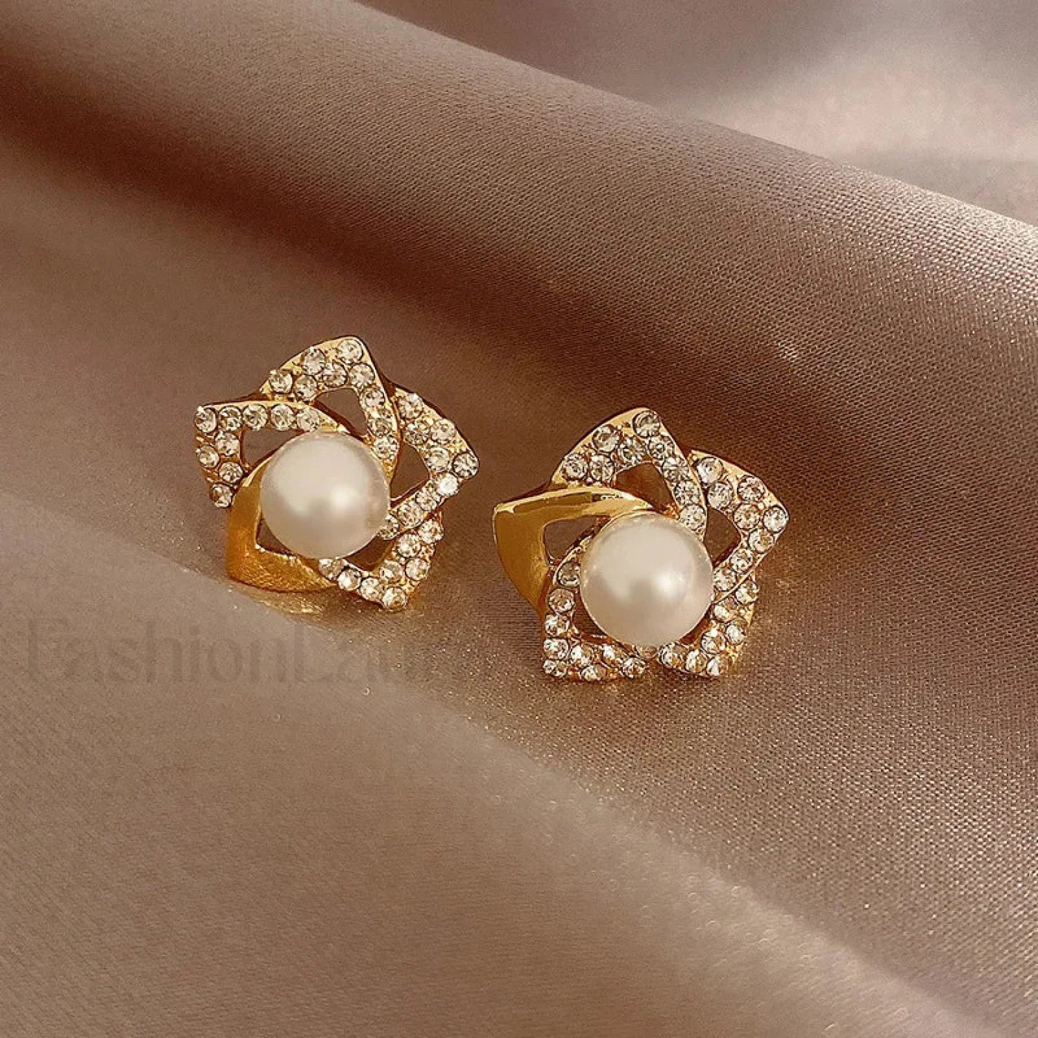 Bright Crystal Luxury Korean Unusual Claw Stud Irregular Pearl Earring - Image 26