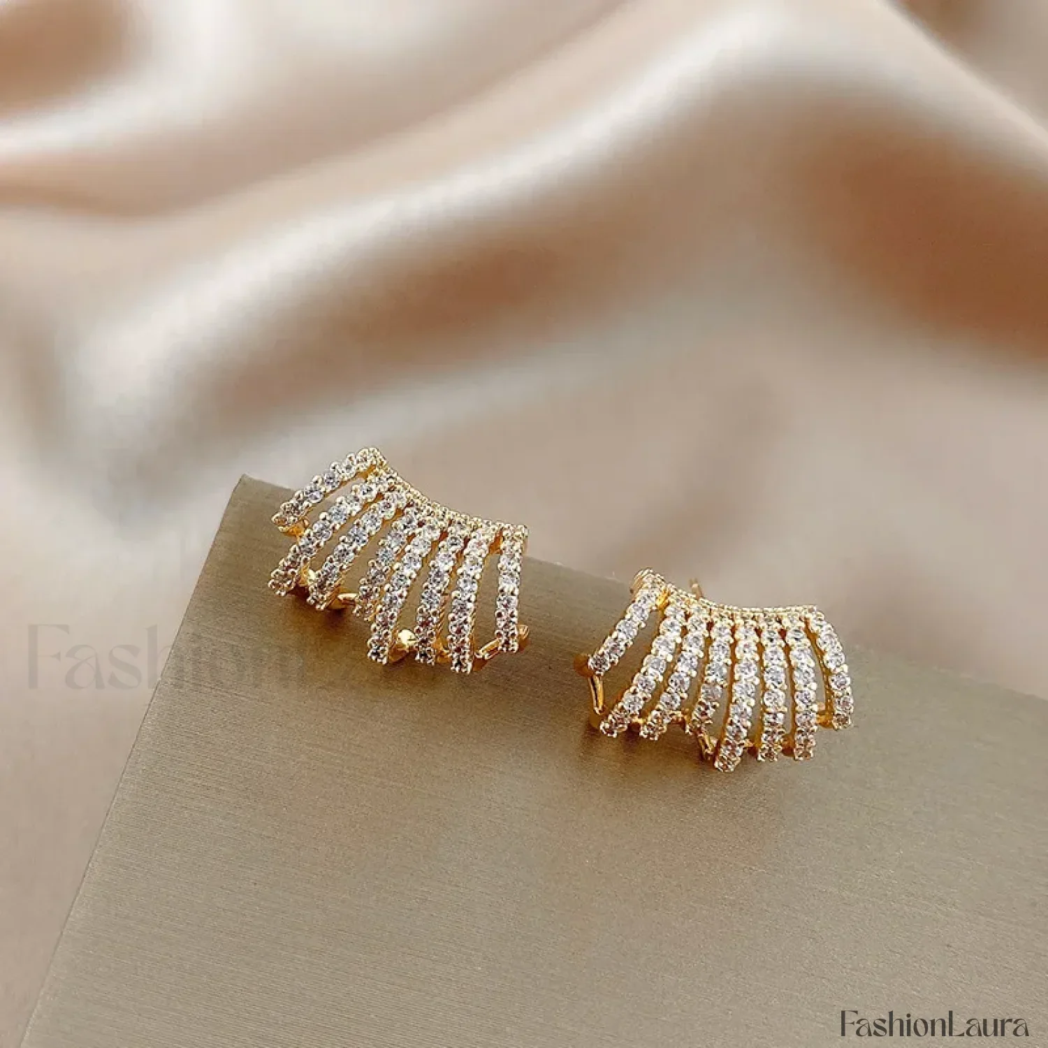 Bright Crystal Luxury Korean Unusual Claw Stud Irregular Pearl Earring - Image 69