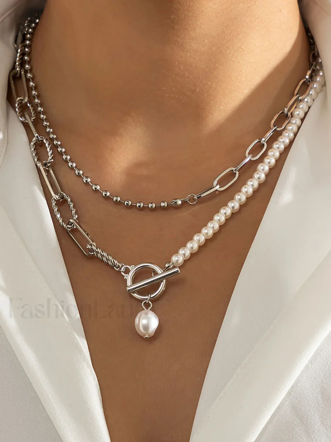 Pearl Charming Saturn Necklace - Image 3