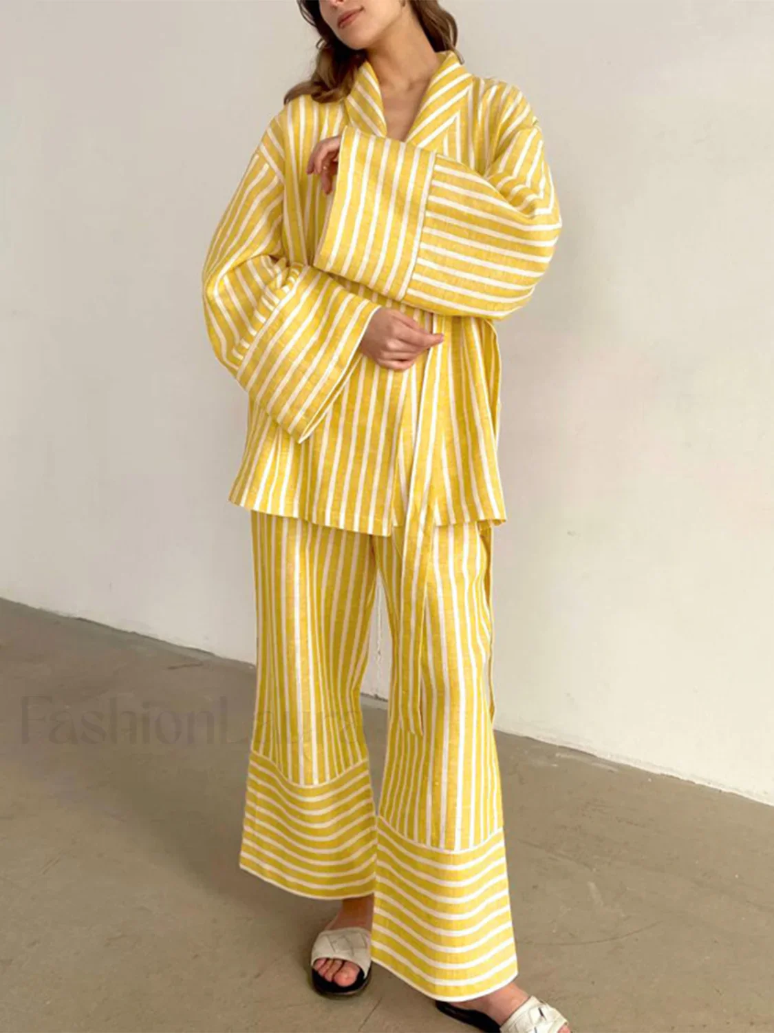 Oversized Knotted Graceful Striped Pants Set - Image 4