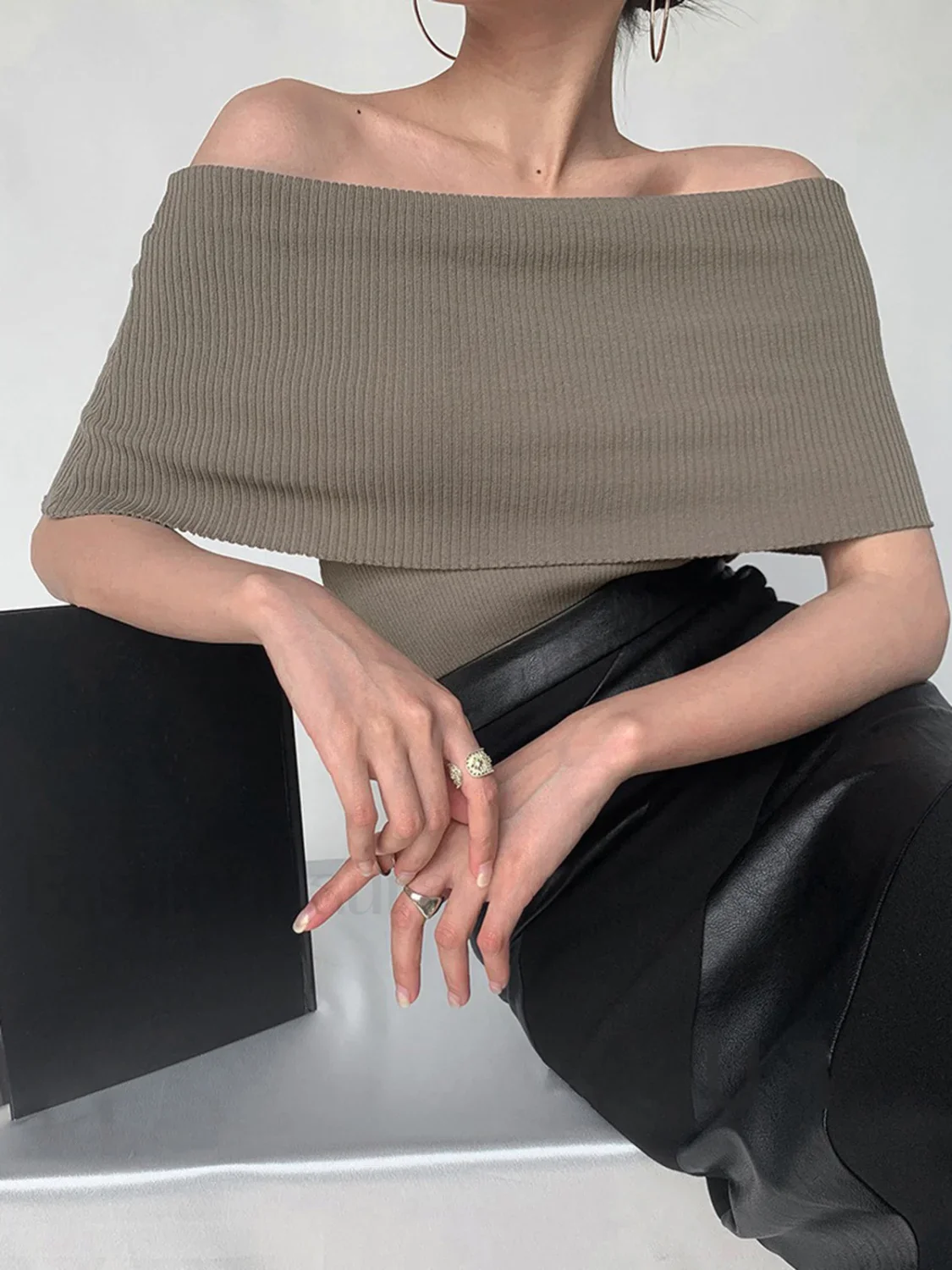Off-Shoulder Stretch Graceful Knit Top - Image 10