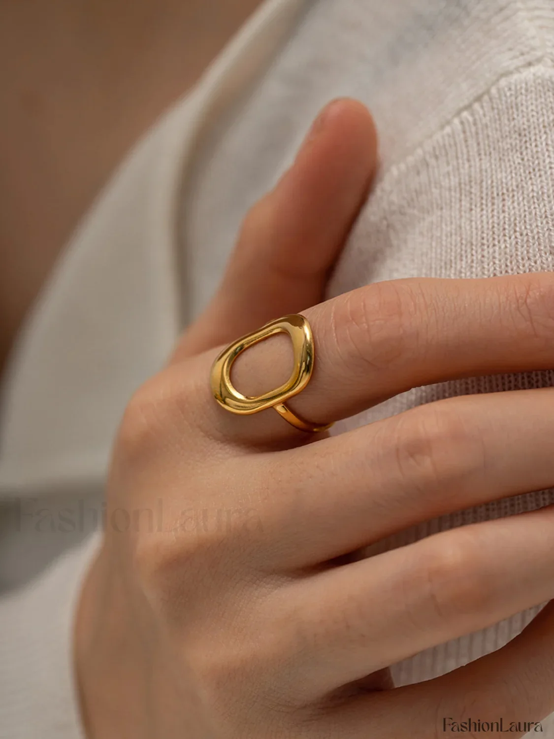 Minimalist Charming Window Ring - Image 9