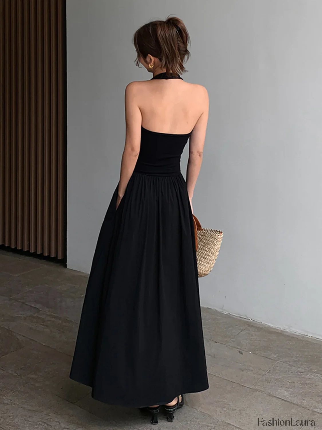 Minimalist Halter Graceful Backless Long Dress - Image 12