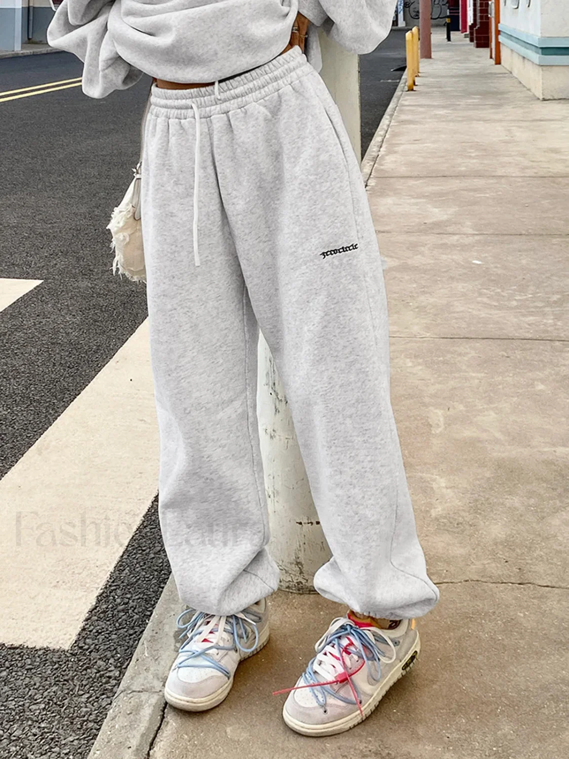 Minimalism Oversized Two Piece Modern Long Sleeve Pants Set - Image 4