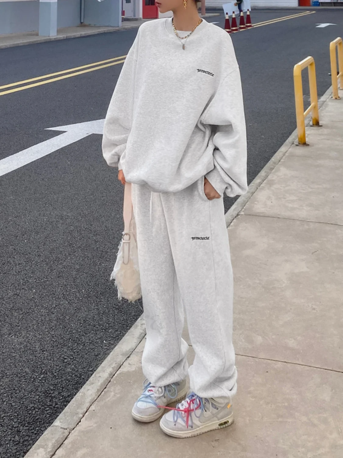 Minimalism Oversized Two Piece Modern Long Sleeve Pants Set - Image 7