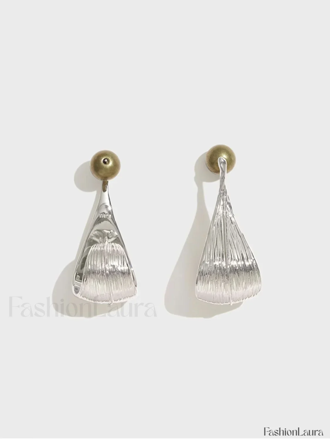 Shining Leaf Graceful Hoop Earnings - Image 9