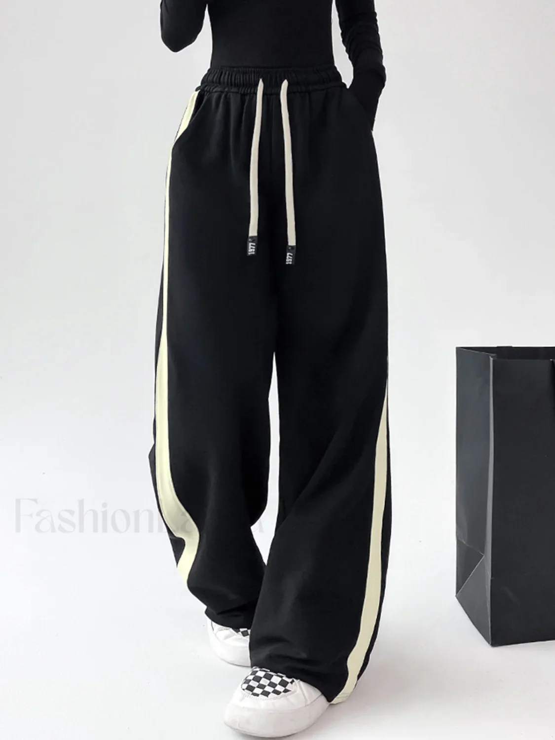 Drawstring Contrast Trim Trendy Wide Leg Sweatpants - Image 12