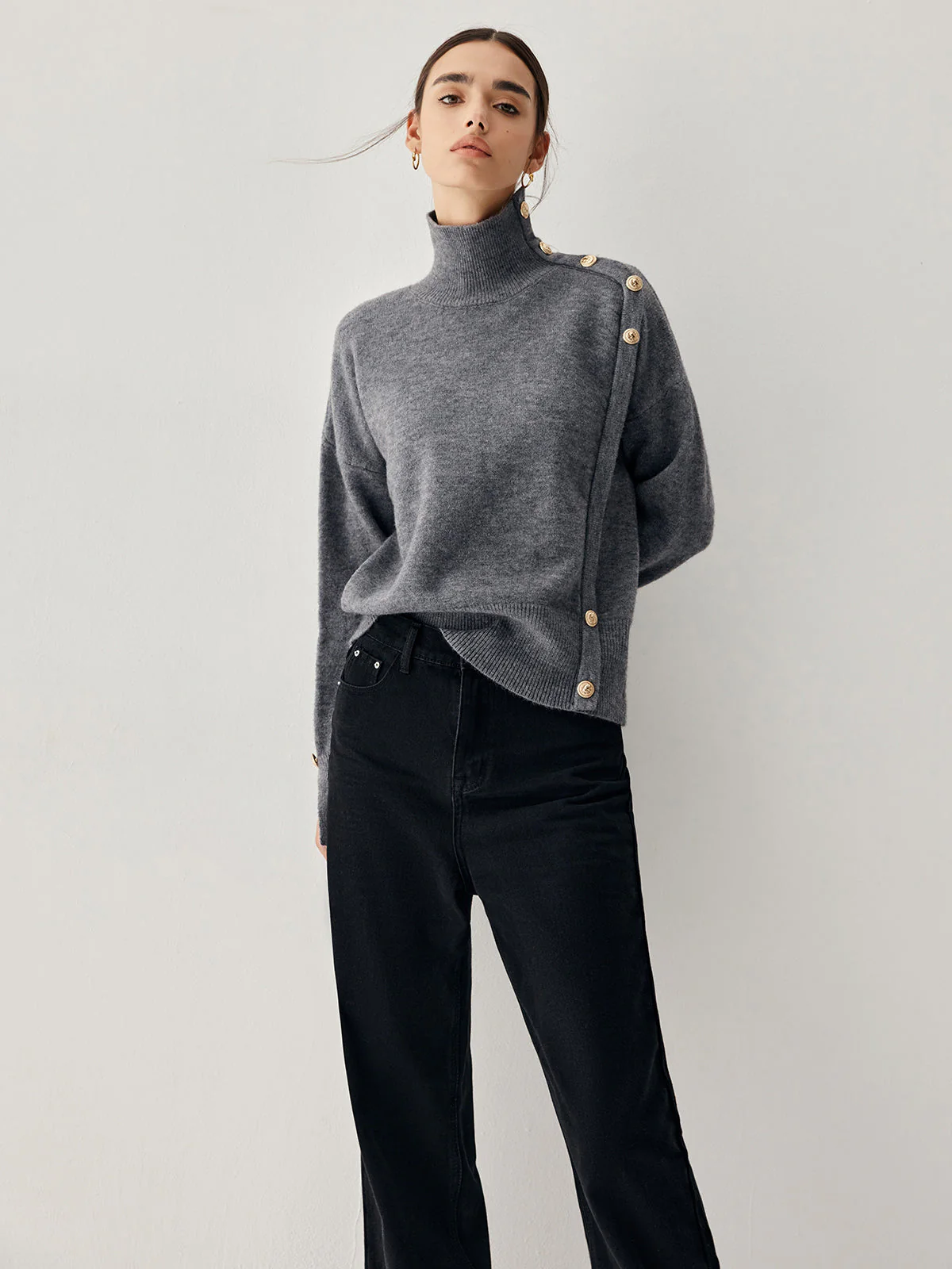 Vintage Buttoned Graceful Turtleneck Sweater - Image 10