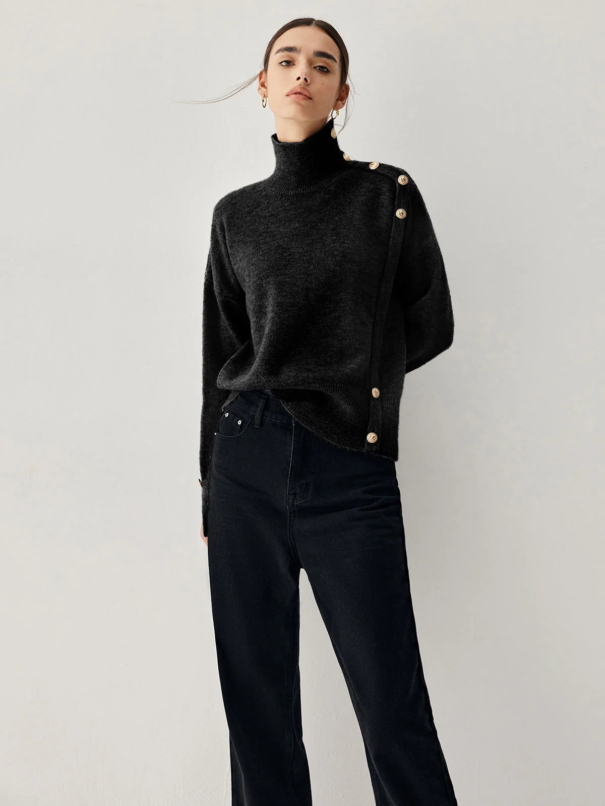 Vintage Buttoned Graceful Turtleneck Sweater - Image 12