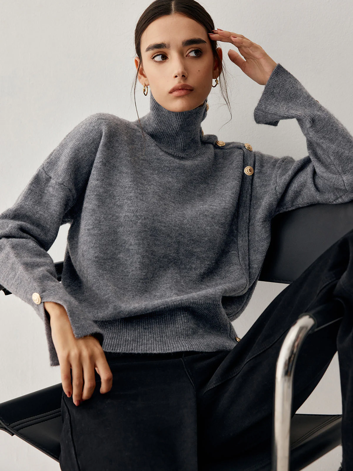 Vintage Buttoned Graceful Turtleneck Sweater - Image 3