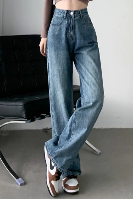 High Waist Relaxed Fluid Straight Jeans