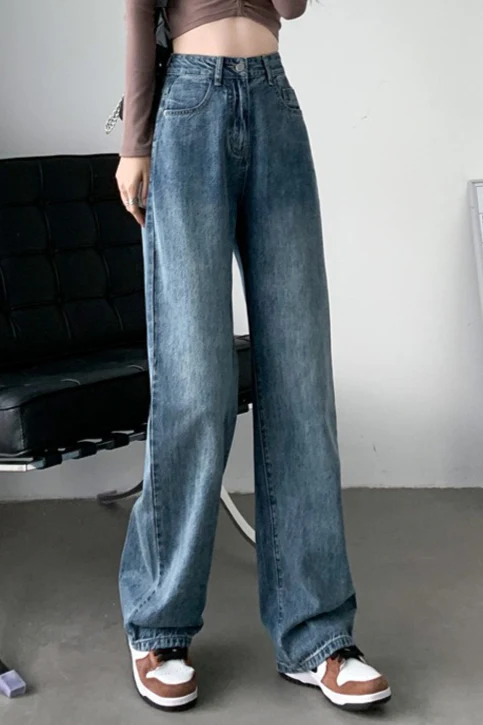High Waist Relaxed Fluid Straight Jeans - Image 4