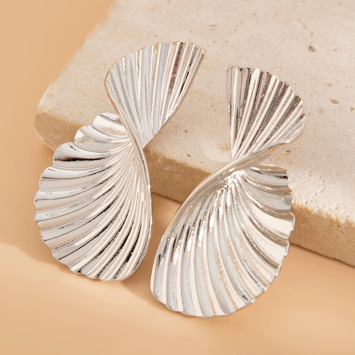 Irregular Liquid Metal Ruched Geometric Thread Earrings - Image 10