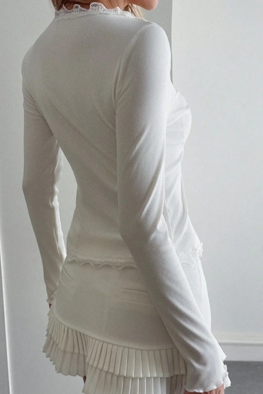 Lace Detail Long Sleeve Knit Top - Image 3