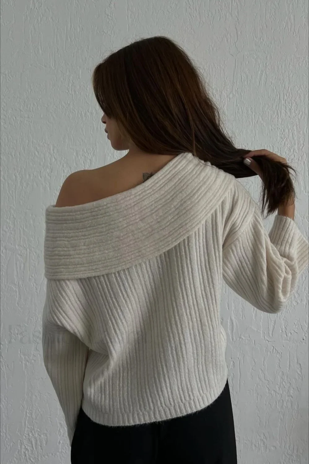 Lazy Chic Off-Shoulder Knit Sweater - Image 18