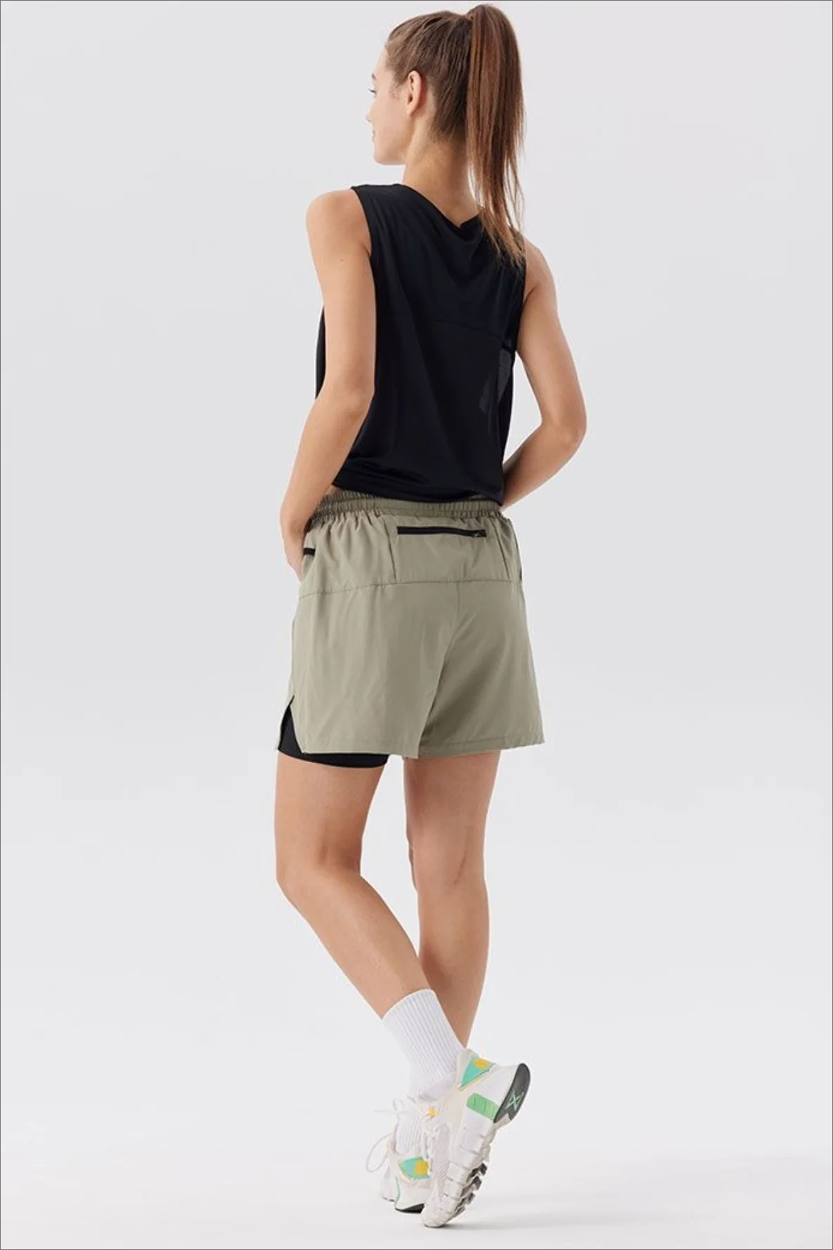 Lightweight Quick Dry Sleeveless Athletic Tank Top - Image 4
