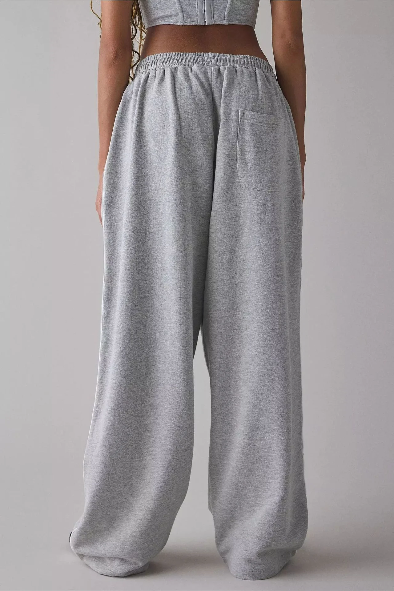 Long Embroidered Relaxed Knit Pants - Image 7