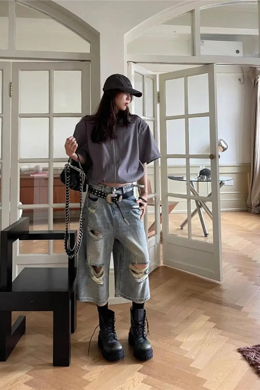 Loose Ripped Capri Wide Leg Jeans - Image 4