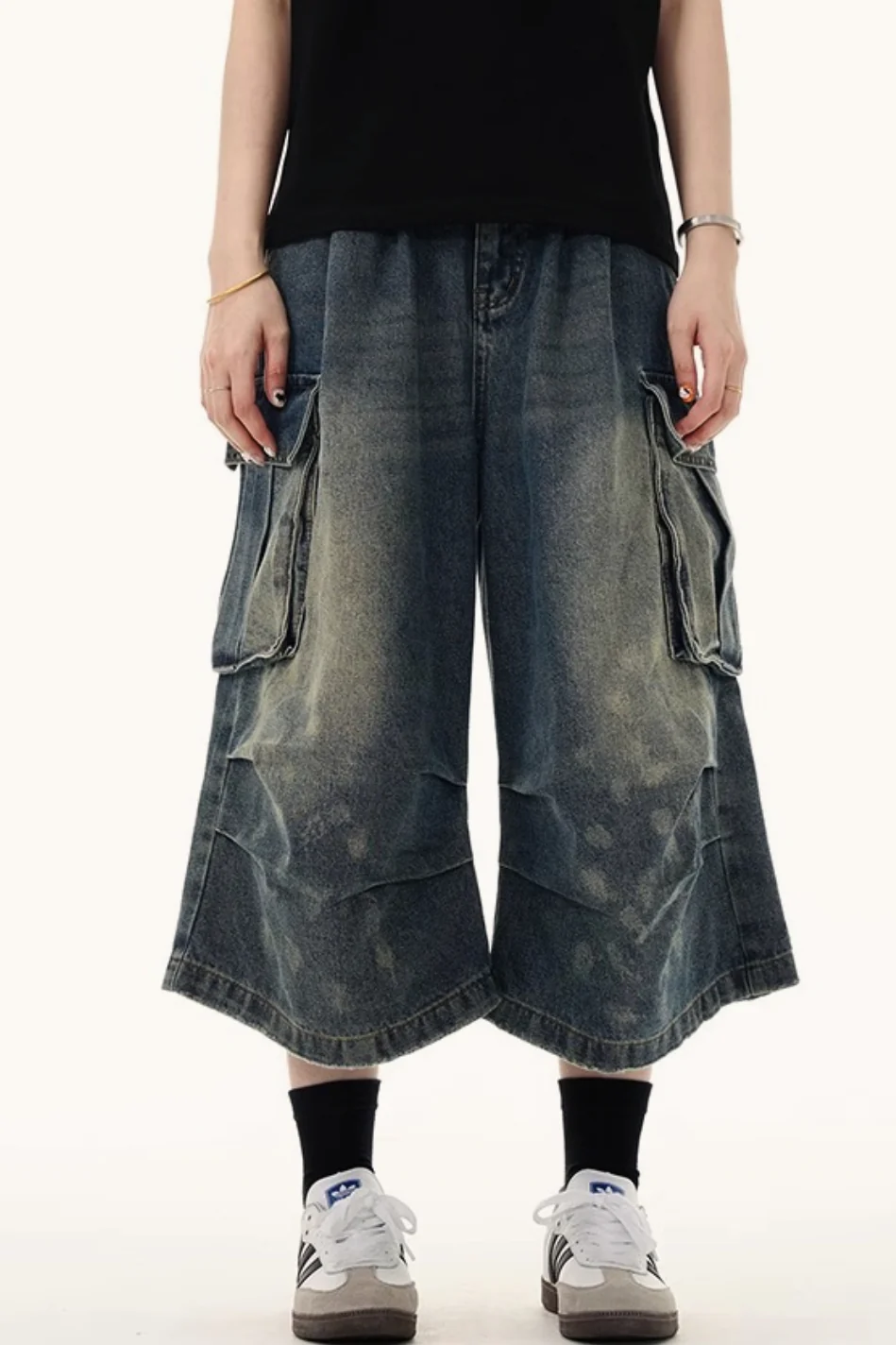 Multi Pocket Ruched Cargo Relaxed Straight Jeans - Image 4