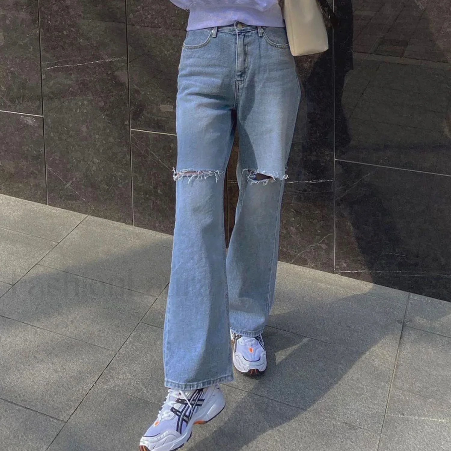 Cut Out High Waist Frayed Straight Leg Jeans - Light Blue - Image 8