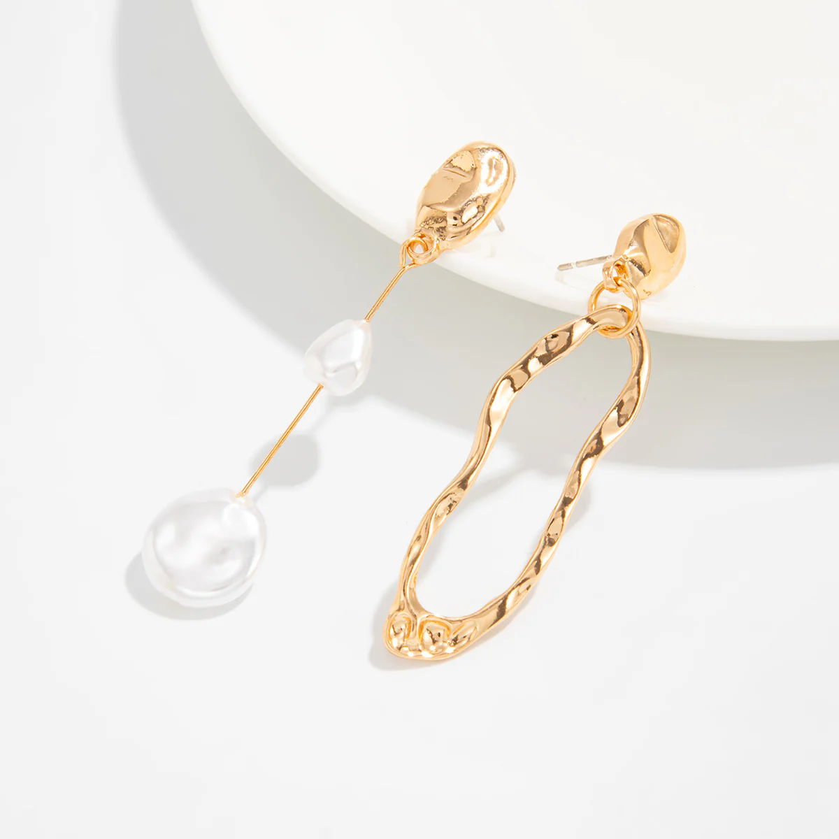 Retro Irregular Faux Pearl Long Metal Geometric Earrings - Image 12