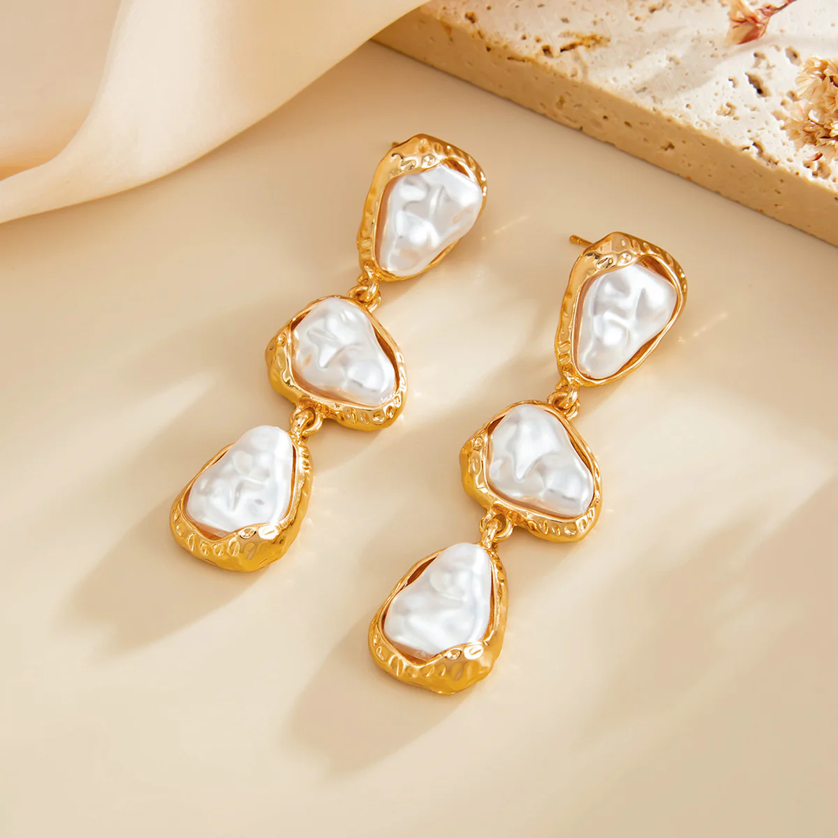 Retro Irregular Faux Pearl Long Metal Geometric Earrings - Image 3
