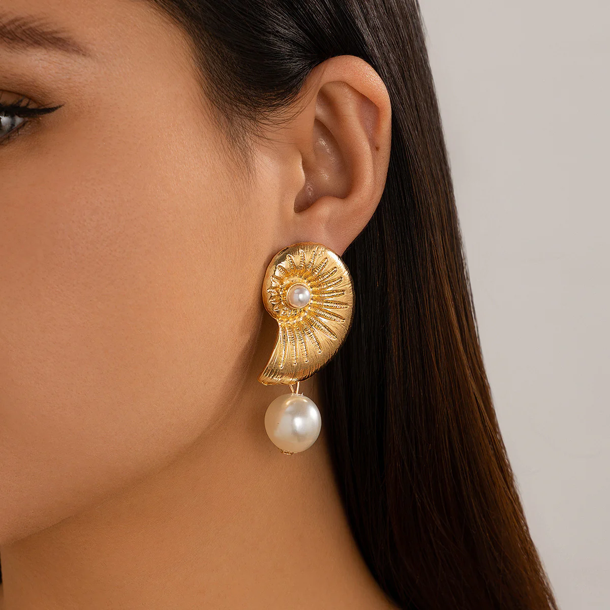 Seashell Pearl Mix Textured Stud Earrings - Image 2
