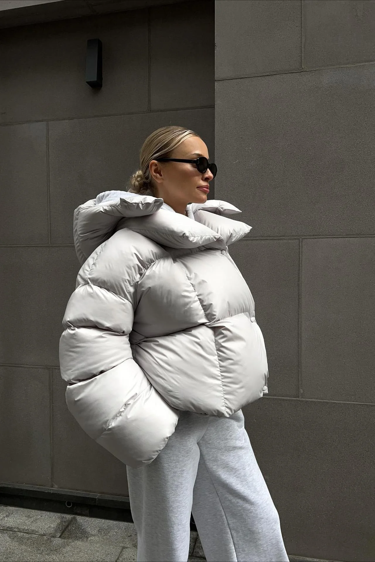 Short Hooded Puffer Jacket - Image 4