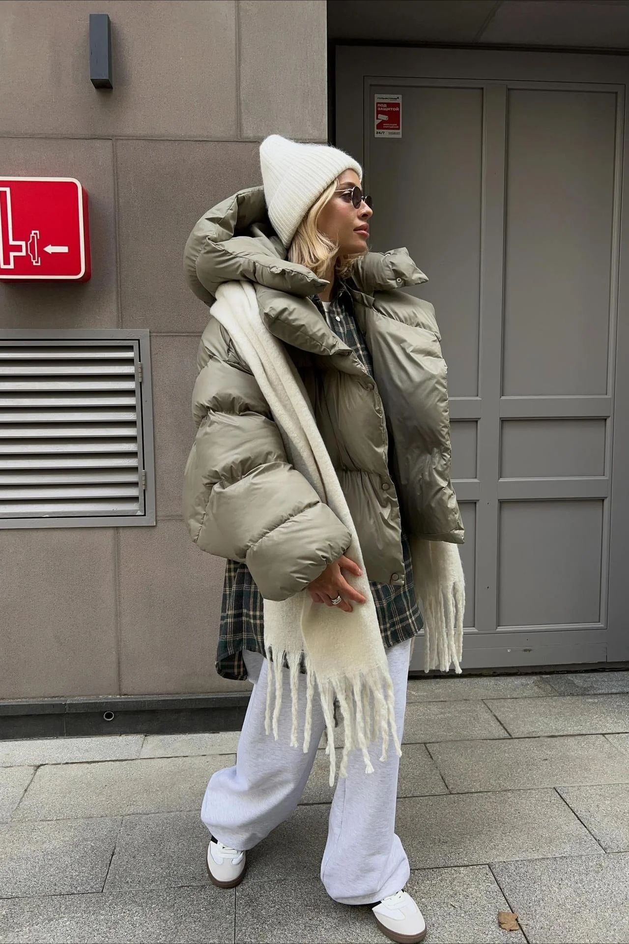 Short Hooded Puffer Jacket - Image 6