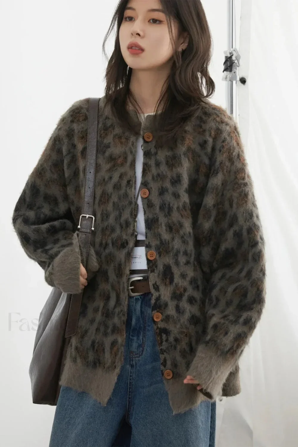 Single Breasted Leopard Print Cardigan - Image 4
