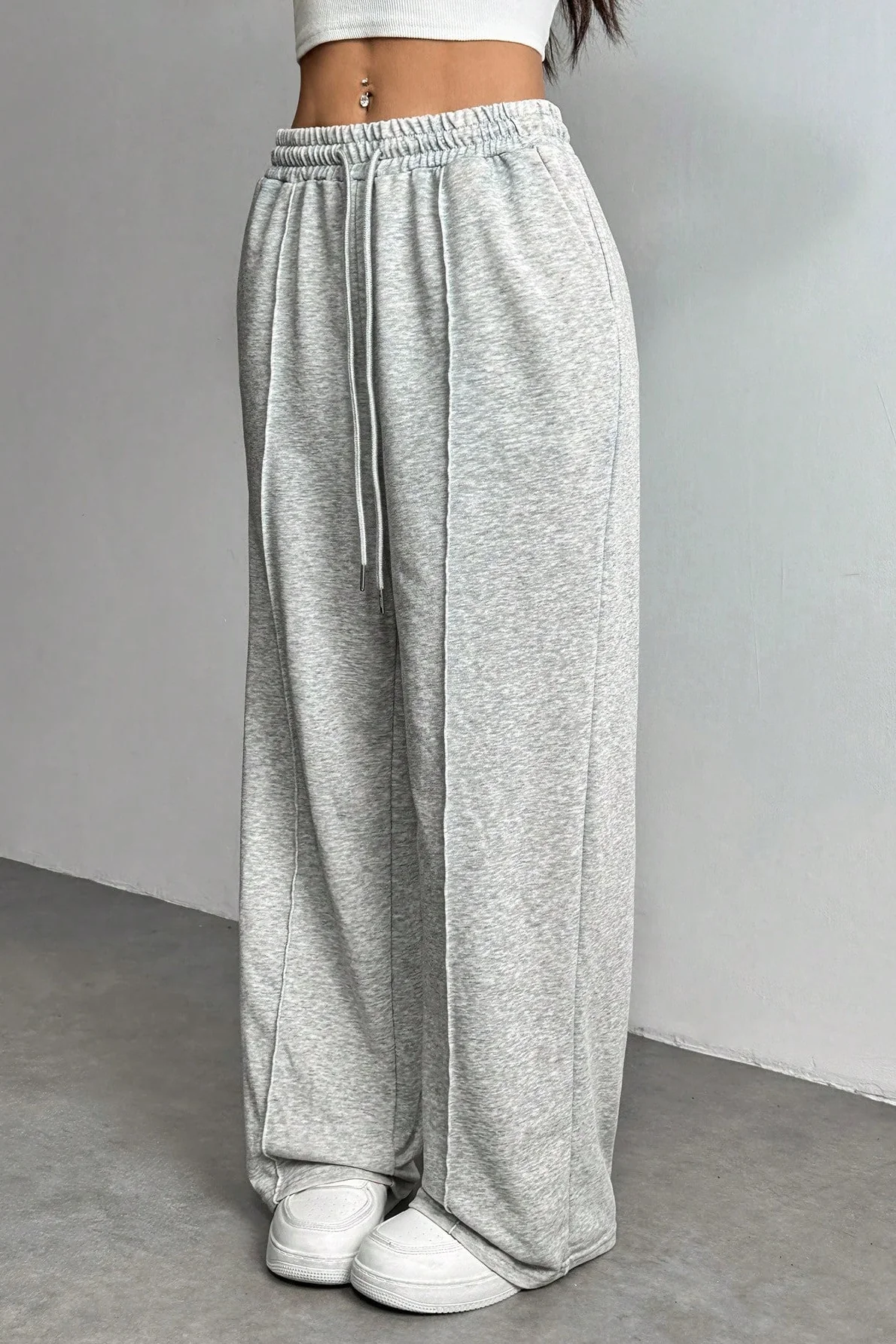 Solid Color Drawstring Waist Wide Leg Sweat Pants - Image 3