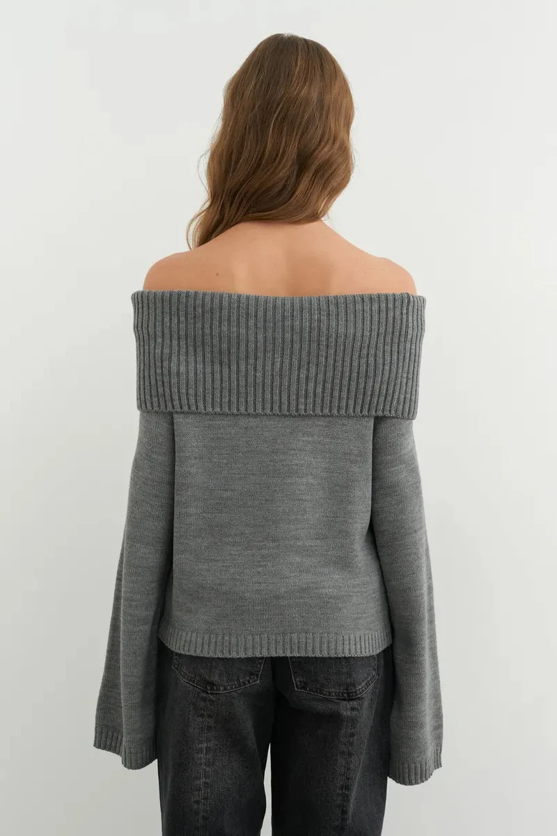 Solid Color Off Shoulder Knitted Sweater - Image 17