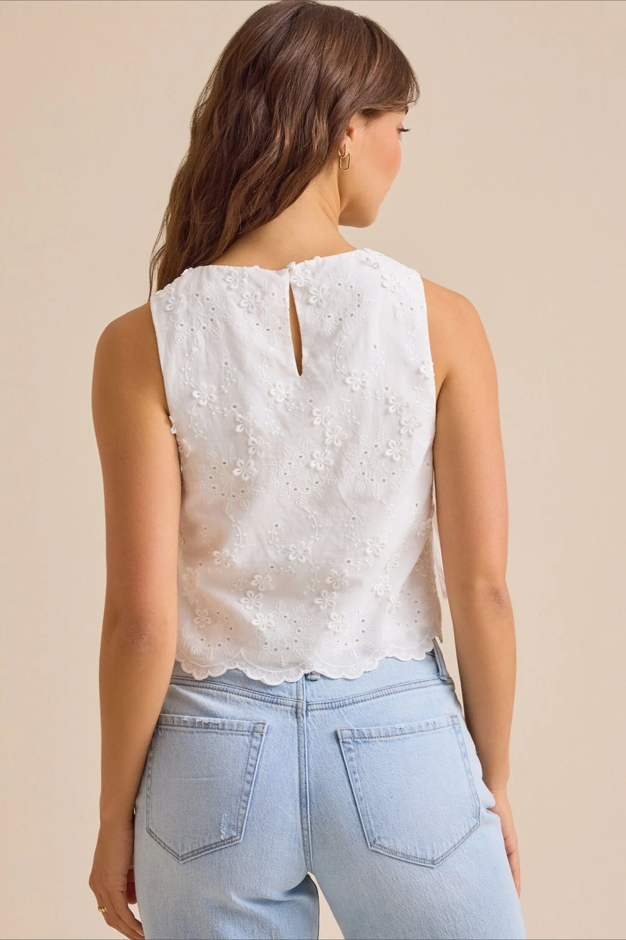 Solid Embroidered Sleeveless Round Neck Crop Top - Image 3