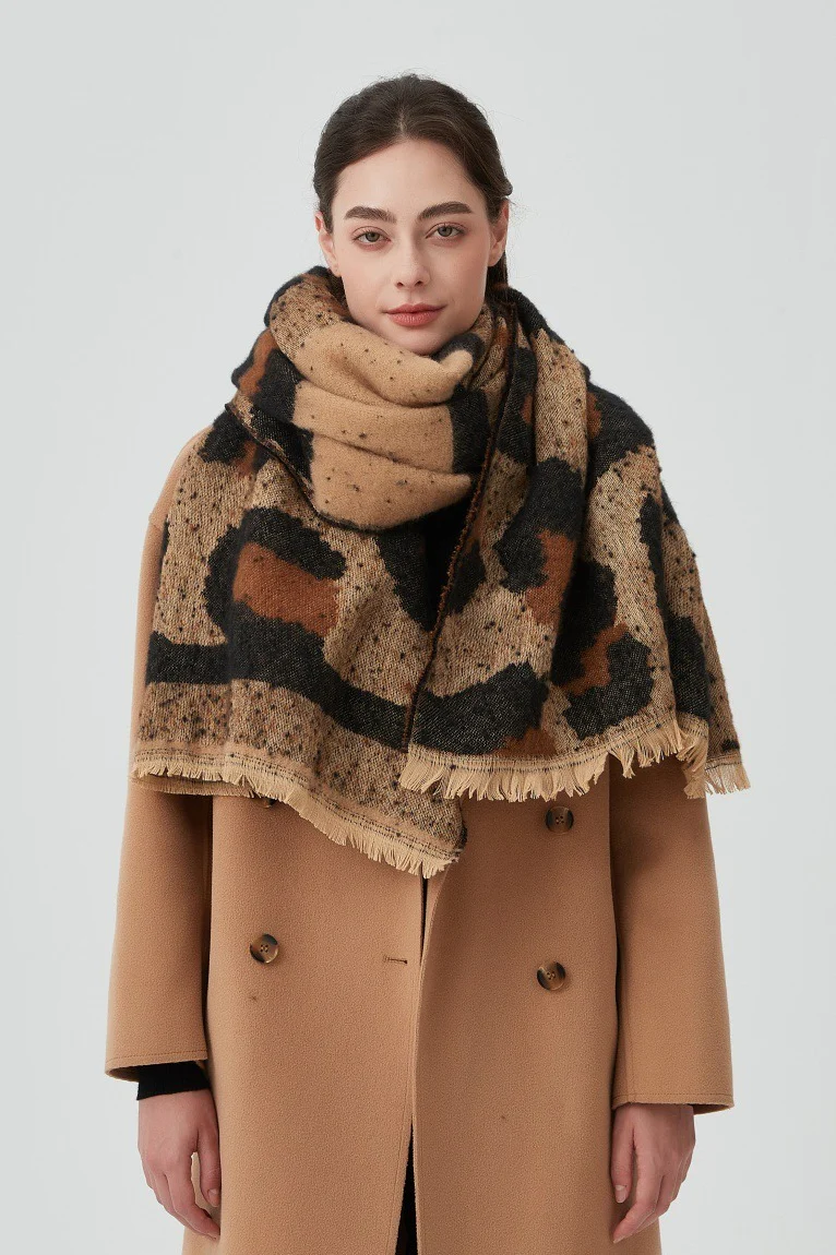 Thick Loop Knit Leopard Pattern Scarf - Image 7