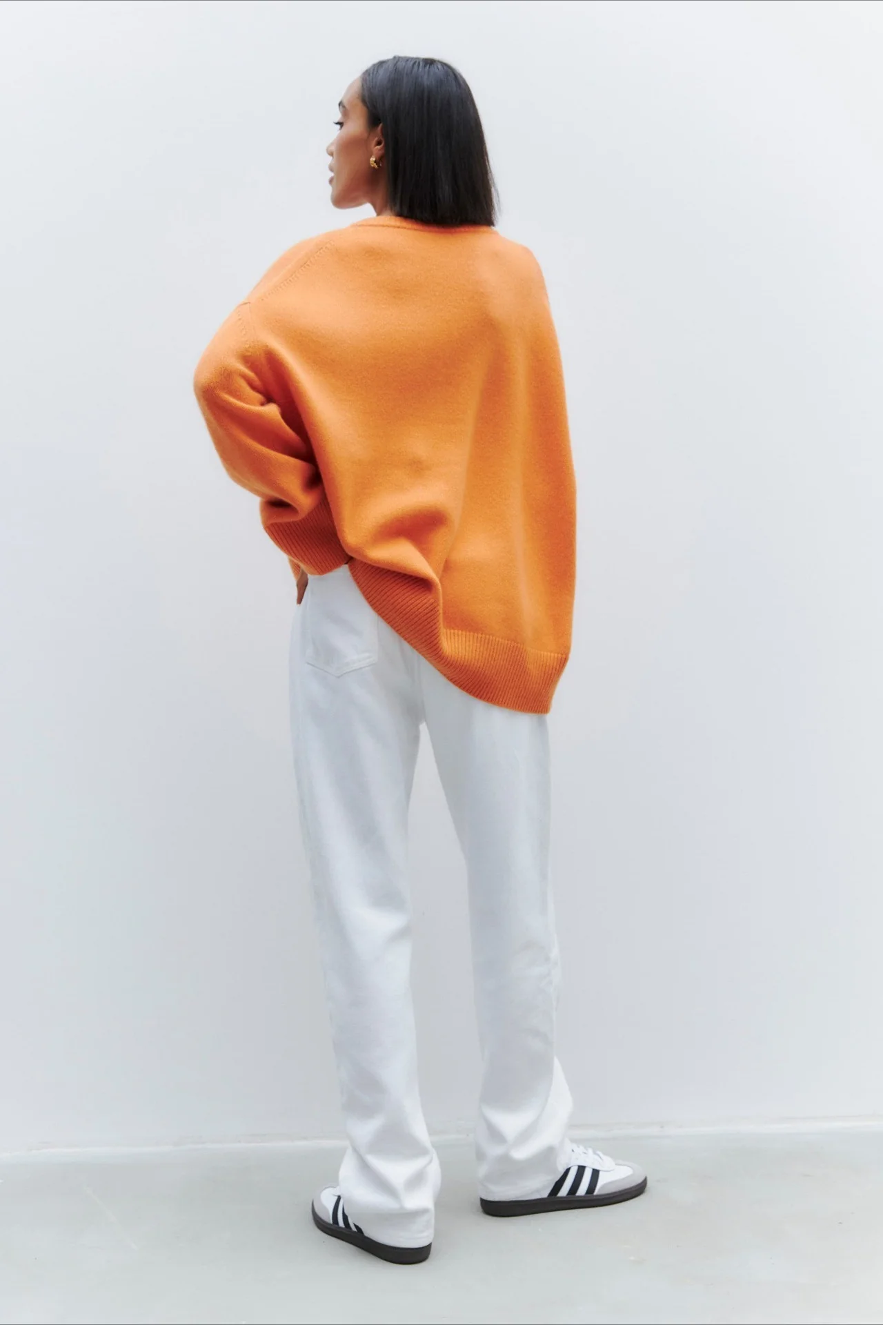 V Neck Long Sleeve Relaxed Sweater - Image 11