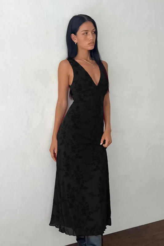 V-Neck Sleeveless Slim Fit Floral Dress - Image 9