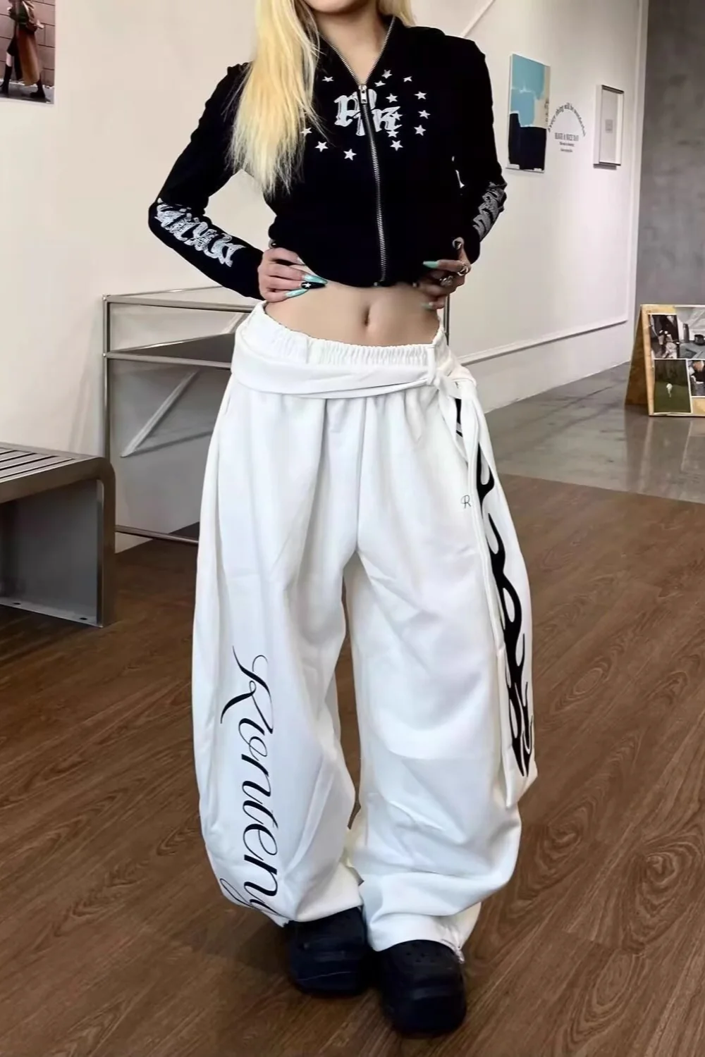Vintage Flame Print Detachable Tie Curved Sweat Pants - Image 2