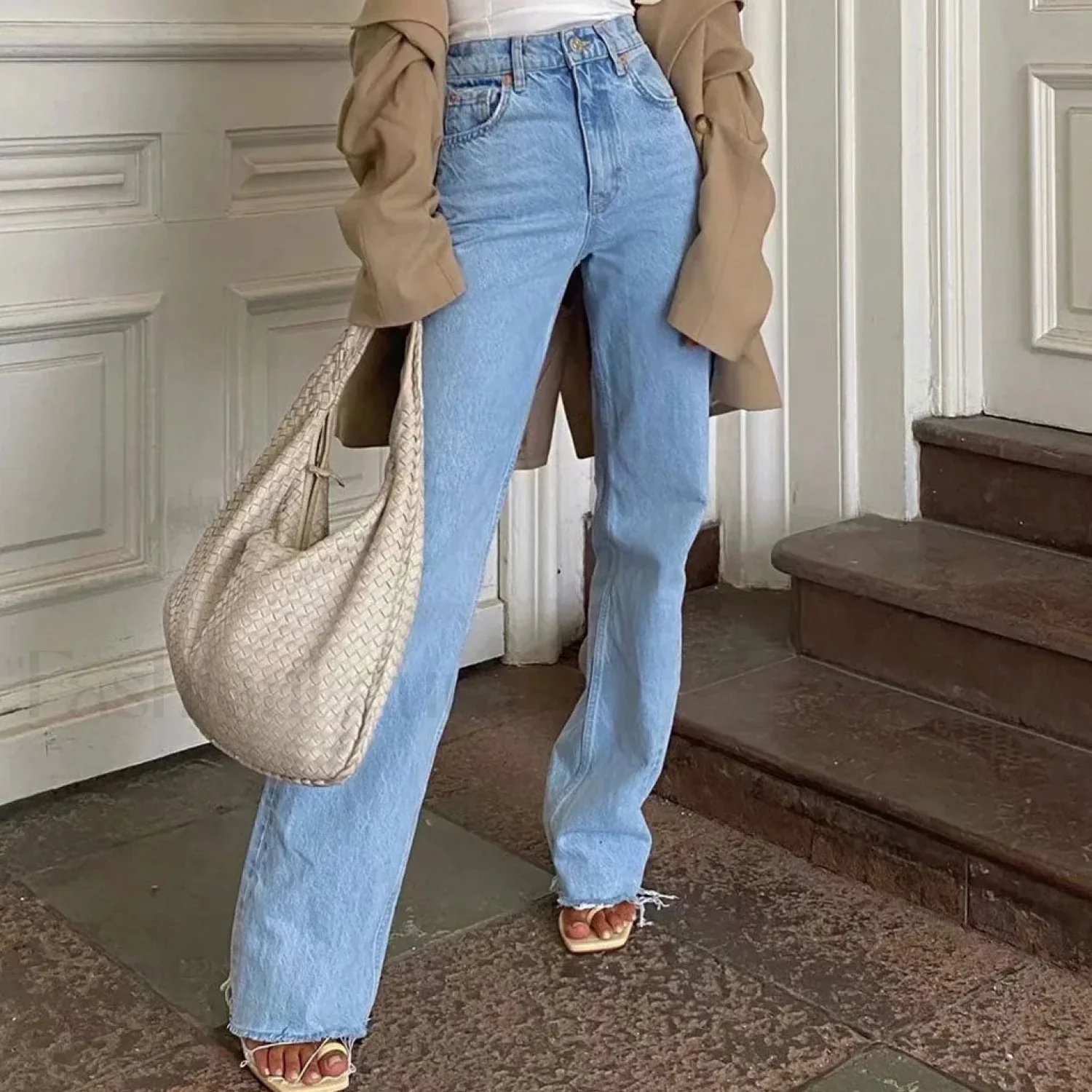 Vintage High Waist Frayed Trim Wide Leg Jeans - Light Blue - Image 6
